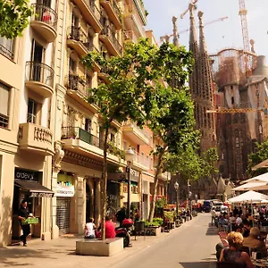 gaudi-sagrada-familia.topbarcelonahotels.com/