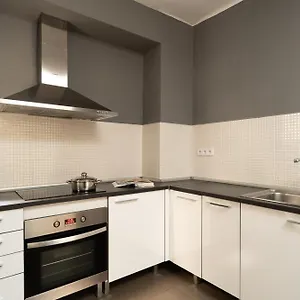apartamentos-gran-via-bassols.topbarcelonahotels.com/
